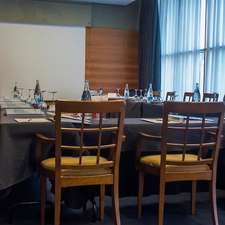 Gran Hotel Lakua Vitoria-Gasteiz Exterior photo A meeting room at the hotel
